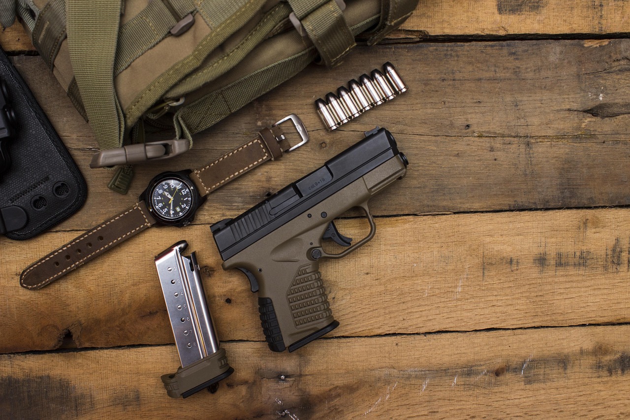 Gun 3540785 1280